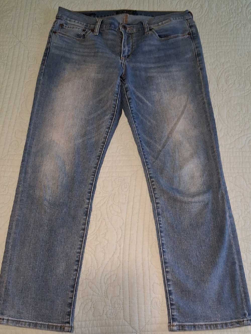 Lucky Brand Ladies Faded Blue Sweet Crop Jeans, VGUC